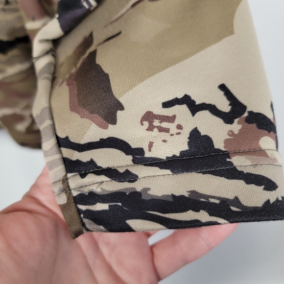 Under Armour Camo Hoodie #1437 - Picture 4 of 13